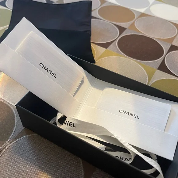 Authentic Chanel Card Holder - Picture 7 of 13